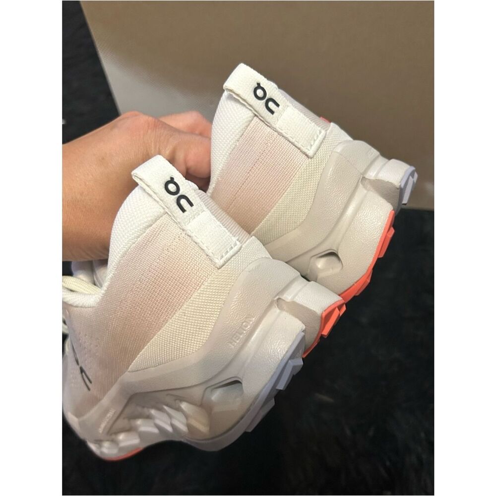 ON CLOUDSURFER trail ivory salmon athletic training lace up shoes sneakers 8.5 - Picture 4 of 7